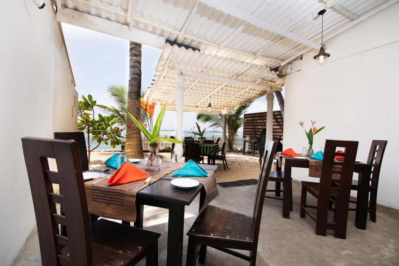 Happy Beach Villa Resort Unawatuna Exterior photo
