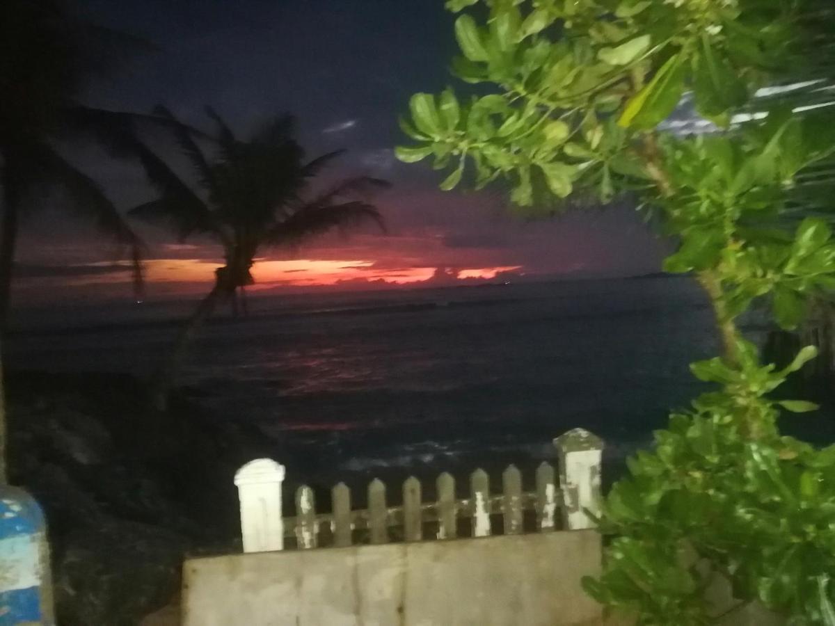 Happy Beach Villa Resort Unawatuna Exterior photo
